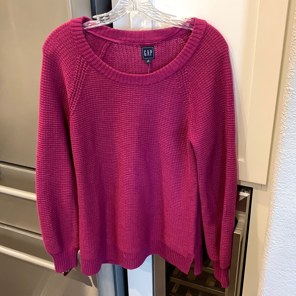 NWT oversized Gap knit sweater, size S.